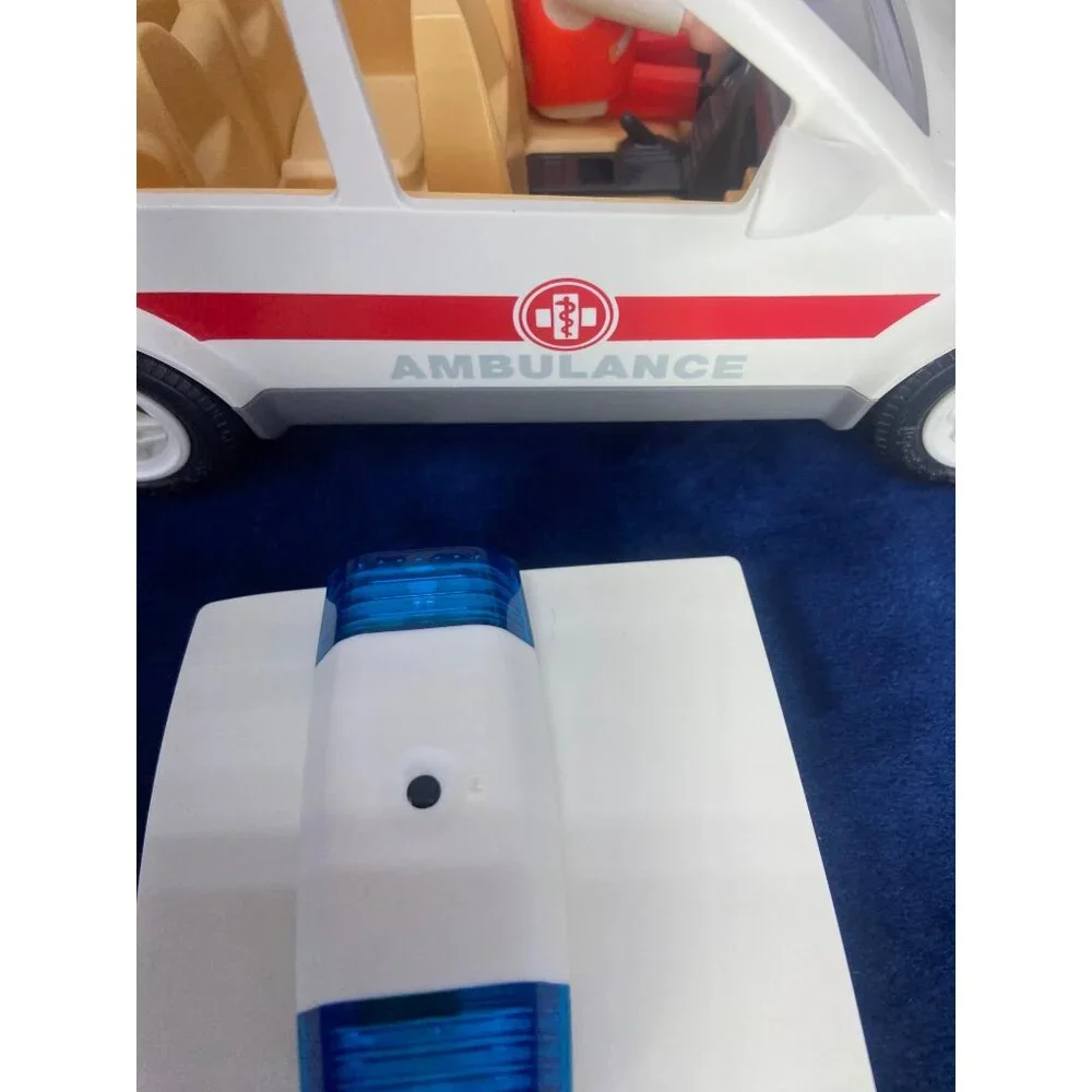 2006 Playmobil‎ Rescue Ambulance Detachable Roof With Medic